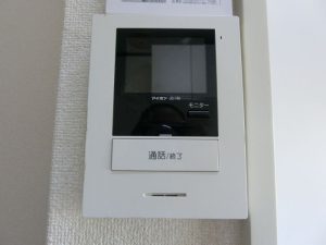 不動産オーナー様の空室対策　TVモニター付きインターホン導入　セキュリティ面でも安心できる住宅設備